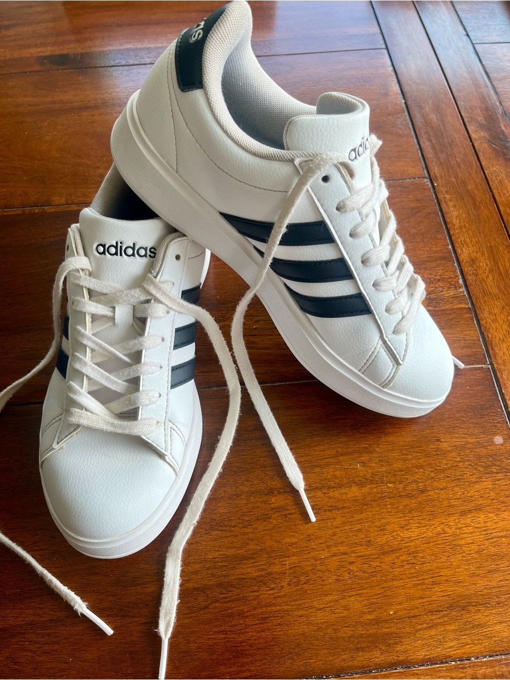 Adidas Women’s White Black Strip Grand Court Sneakers Sz 7